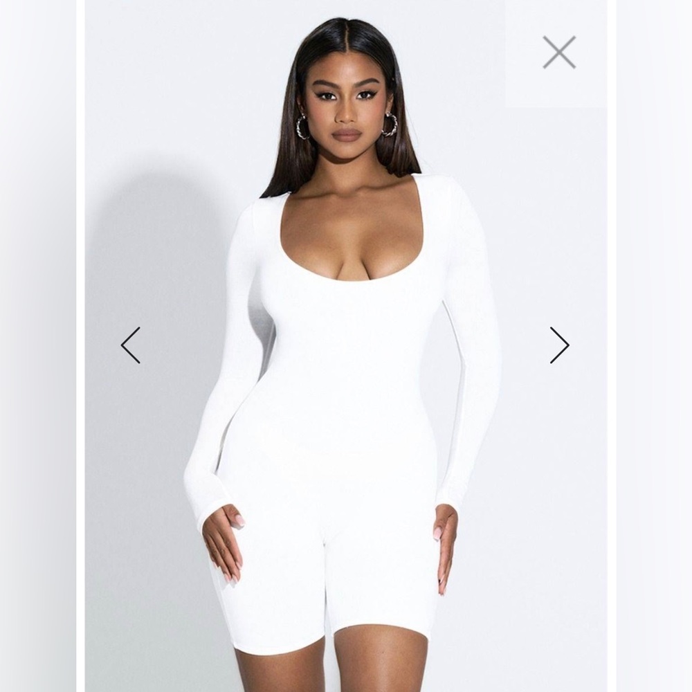 naked wardrobe White Long Sleeve Scoop Neck Romper Jumpsuit